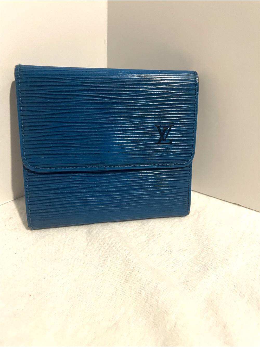 Louis Vuitton Women’s Bifold Wallet, Blue Solid w/ Logo Accents, Credit Card